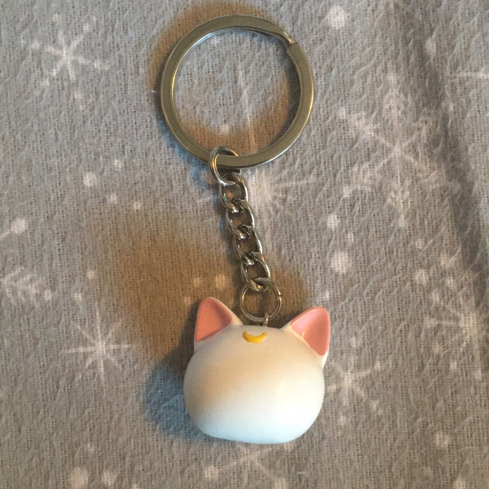 Sailor moon Artemis keychain